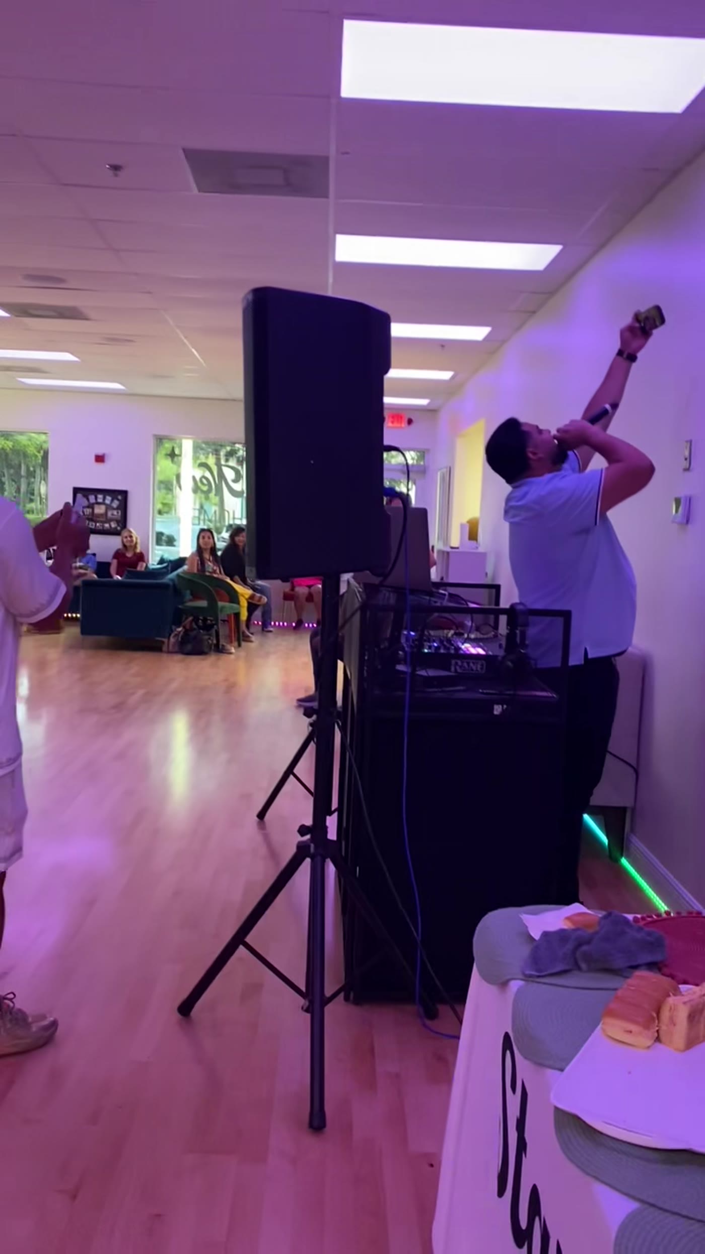 Live moments from a Muévete Latin dance party